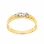 Gold ring with three CZ diamond
