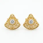 Japanese Royal Gold stud in net design with solitaire diamond
